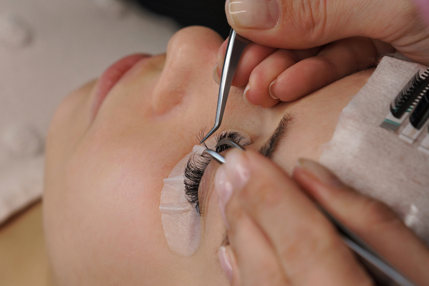 Melhor cola para cílios: as 10 melhores em 2026